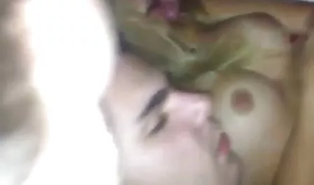 Penilaian favorit untuk dua bokep pelajar indo cantik berambut cokelat muda