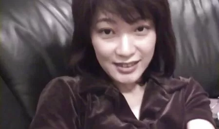 Kekasih panas bokep indo baru cantik di ranjang bersama pacarnya