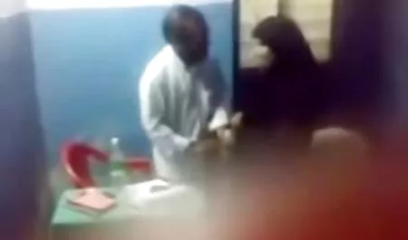 Natal bercinta indo bokep tante cantik di pohon Natal bersama Aleksa
