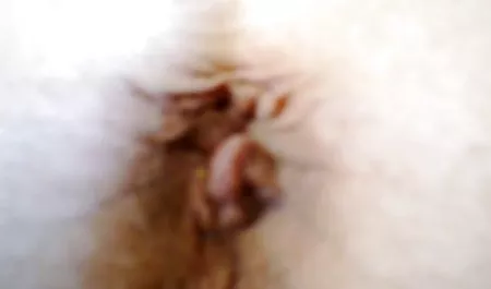 Riasan Shmara dalam wig merah video bokep indonesia montok memutuskan untuk bermasturbasi di video