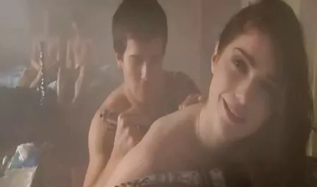 Seks klasik indo cantik mesum dengan ejakulasi di dada