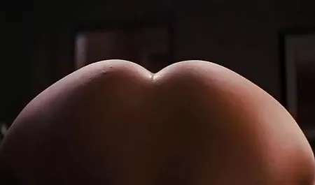 Baby Laura Lee bokep tante cantik indo masturbasi di kasur udara