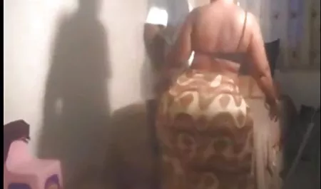 Rambut coklat indo cantik 3gp terbakar ditumbuk oleh penis besar