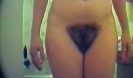 Mandi bokep tante indo cantik kontras