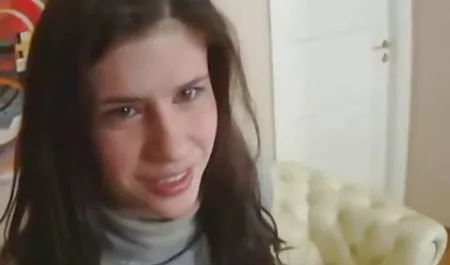 Tiga orang dari Italia bokep indo cantik bohay bercinta dengan satu pelacur
