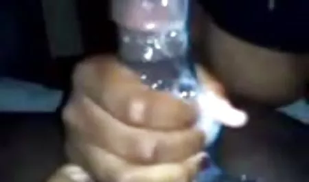 Kecantikan melakukan masturbasi saat bokep mulus indo mandi