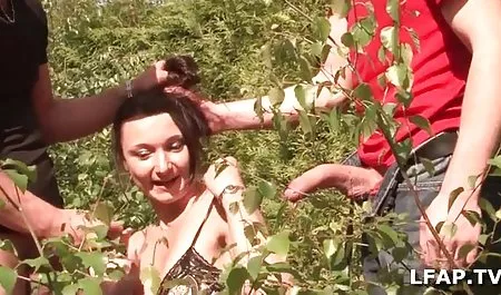 Wanita jalang 3gp indo cantik dewasa Rose menerima undangan untuk bercinta di kafe dari seorang pria
