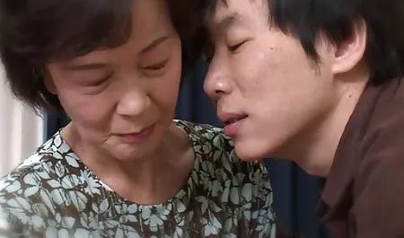 Dia suka kecepatan dalam toge mulus indo bercinta