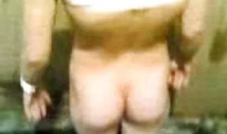 Pelacur muda bersenang-senang dengan anggota bokep indo cantik sexy