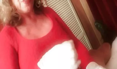 Menjual video rumahan tentang brunette bokeb indo cantik bertato